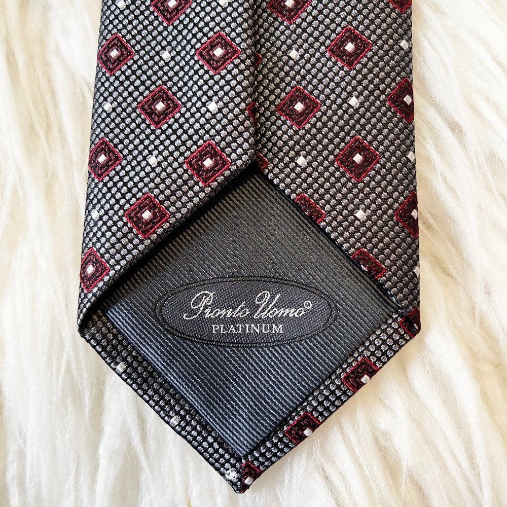 Pronto Uomo Tie - Gray & Red Black Diamond Pattern 100% Silk - Picture 2 of 7
